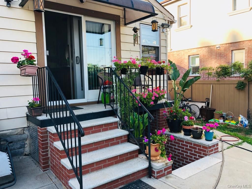7314 69th Avenue, Middle Village, NY 11379 — photo 3