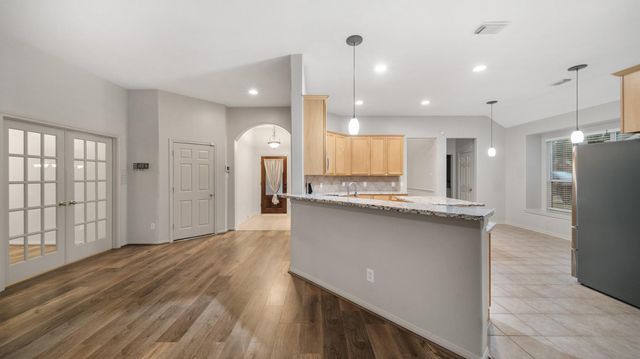 4812 Lakefront Terrace Drive, Pearland, TX 77584