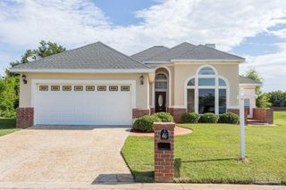 46 Bayshore Dr, Pensacola, FL 32507