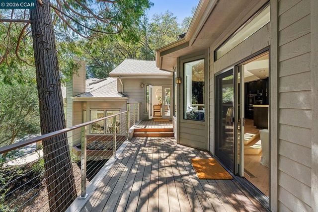 11 Redwood Cir, Lafayette, CA 94549