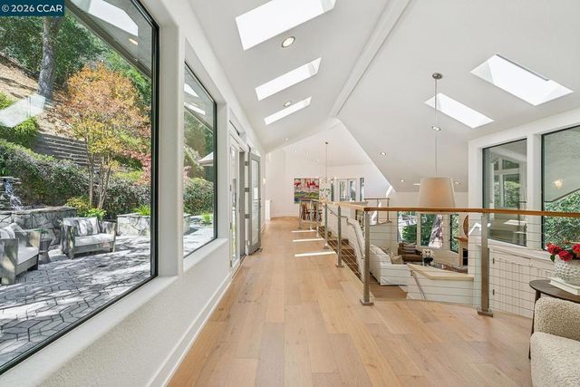 11 Redwood Cir, Lafayette, CA 94549
