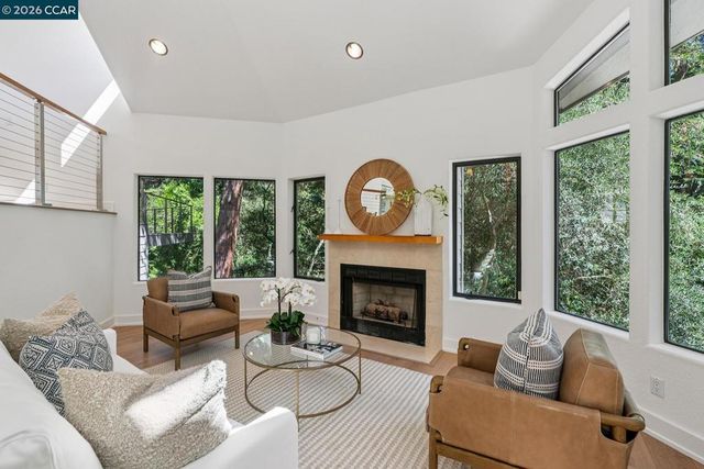 11 Redwood Cir, Lafayette, CA 94549