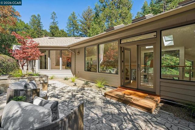 11 Redwood Cir, Lafayette, CA 94549
