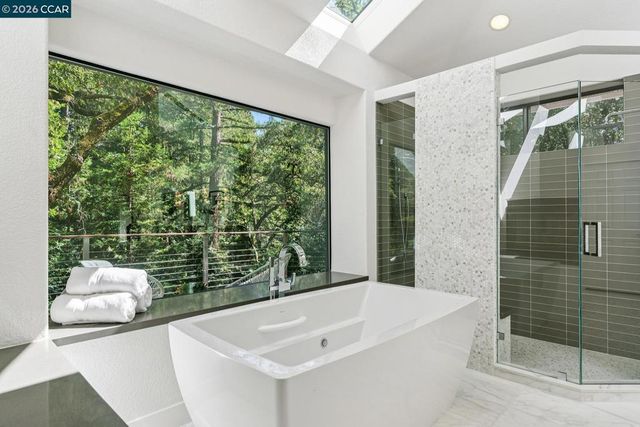11 Redwood Cir, Lafayette, CA 94549
