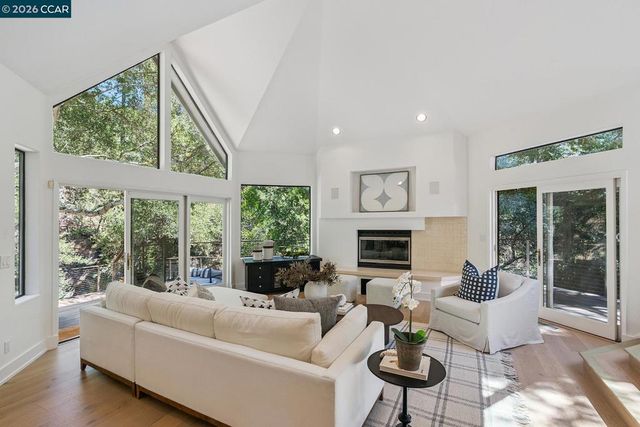 11 Redwood Cir, Lafayette, CA 94549
