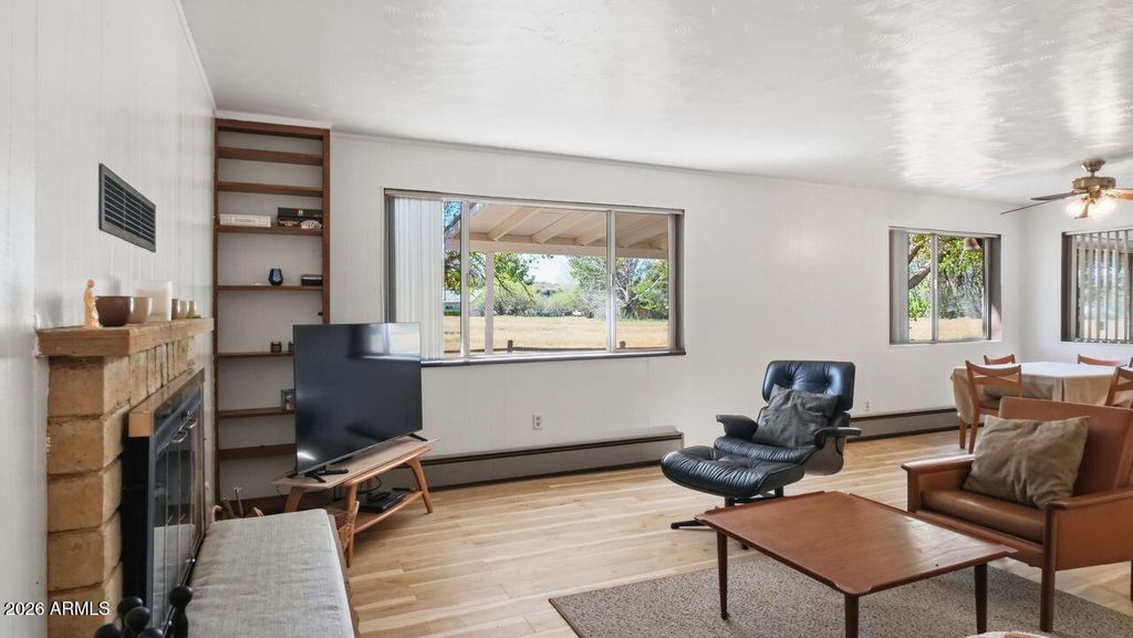 Image 4 of property listing at 3555 E RIMROCK Drive, Rimrock, AZ 86335