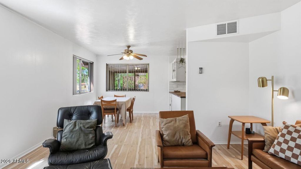 Image 5 of property listing at 3555 E RIMROCK Drive, Rimrock, AZ 86335