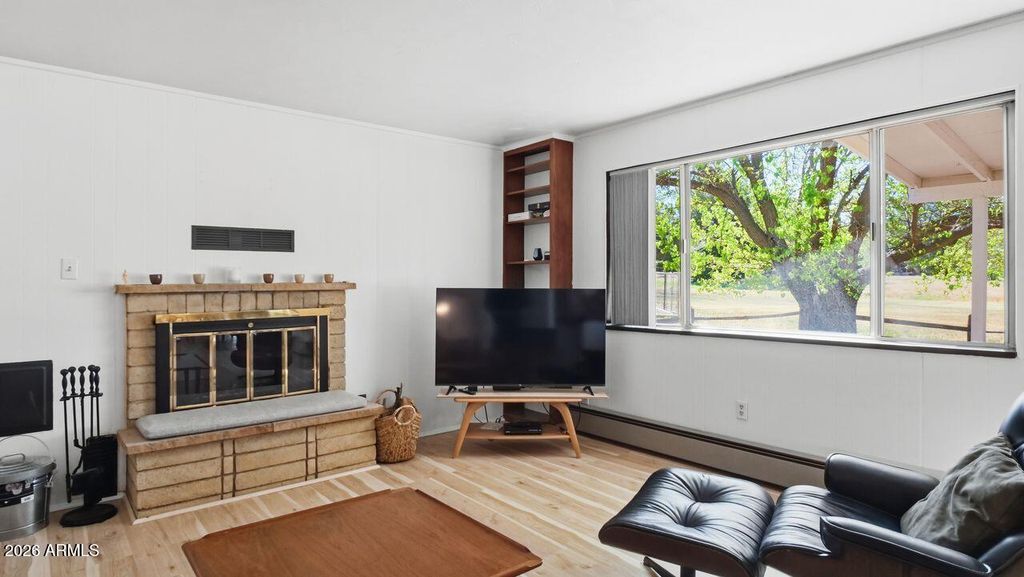 Image 7 of property listing at 3555 E RIMROCK Drive, Rimrock, AZ 86335