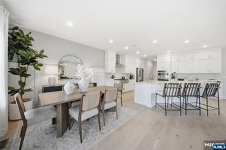 16 Melbourne Drive, Oakland, NJ 07436