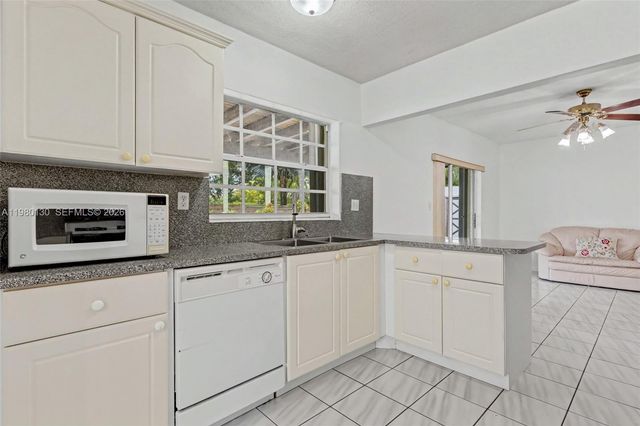 10555 SW 124th Rd, Miami, FL 33186