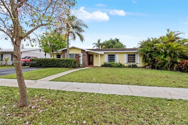 10555 SW 124th Rd, Miami, FL 33186
