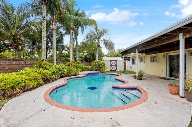 10555 SW 124th Rd, Miami, FL 33186