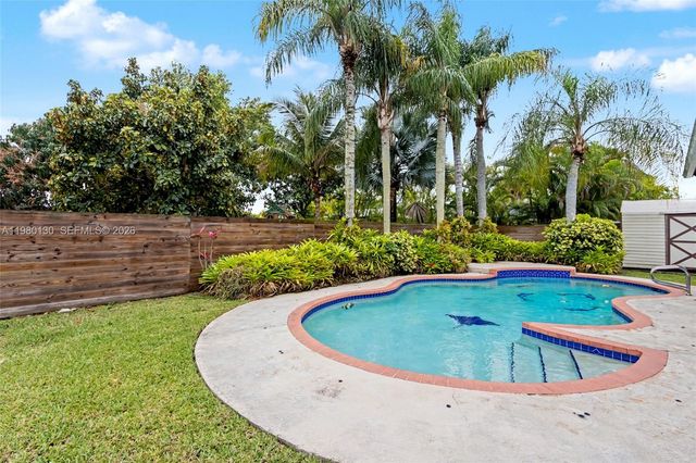 10555 SW 124th Rd, Miami, FL 33186