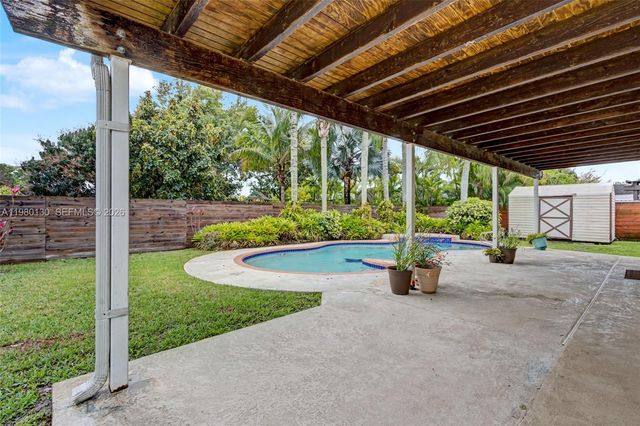 10555 SW 124th Rd, Miami, FL 33186