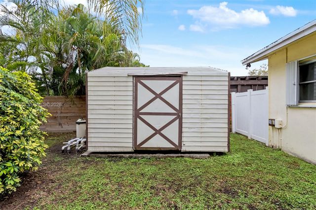 10555 SW 124th Rd, Miami, FL 33186