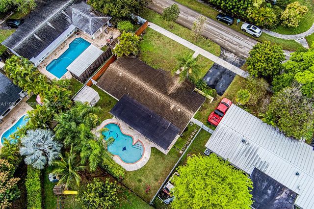 10555 SW 124th Rd, Miami, FL 33186