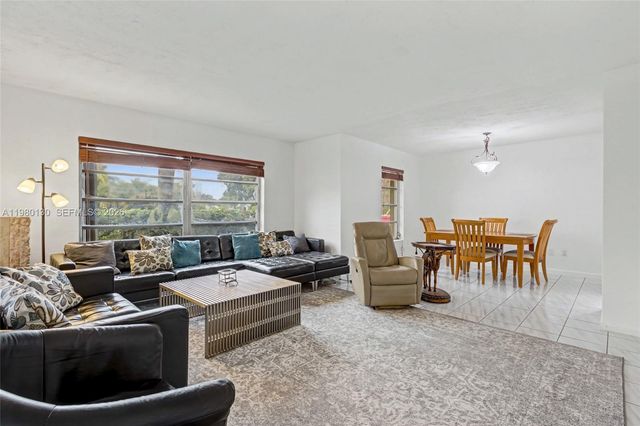 10555 SW 124th Rd, Miami, FL 33186