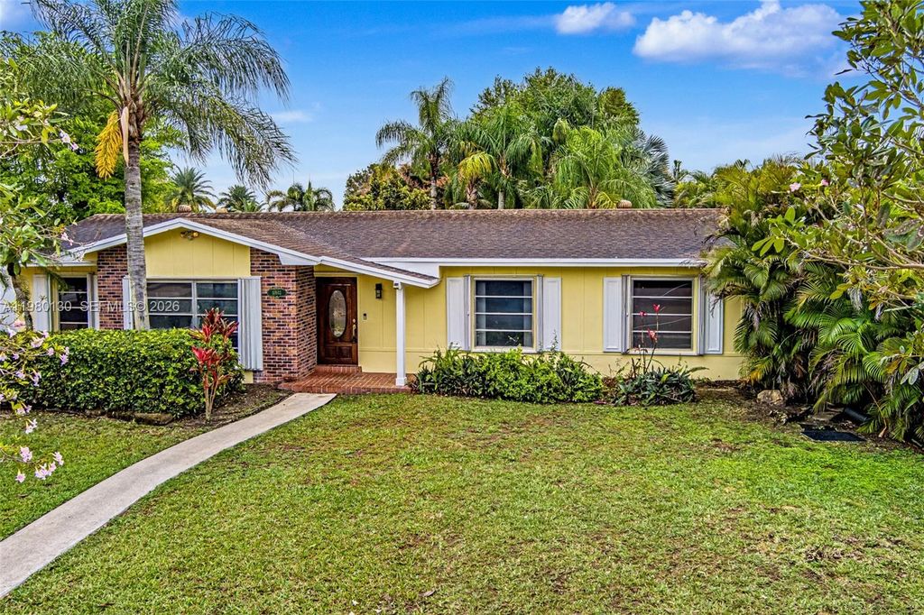 10555 SW 124th Rd, Miami, FL 33186