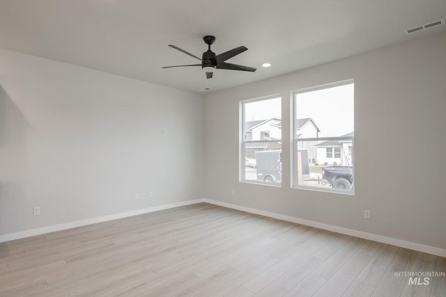 4340 N Camp Creek Ave, Meridian, ID 83646