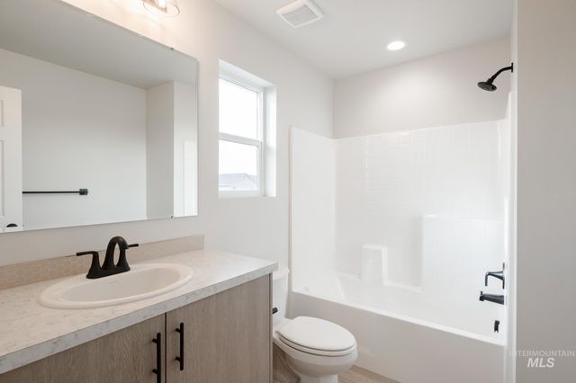 4340 N Camp Creek Ave, Meridian, ID 83646