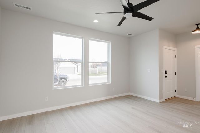 4340 N Camp Creek Ave, Meridian, ID 83646