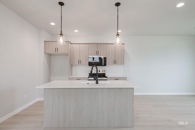 4340 N Camp Creek Ave, Meridian, ID 83646