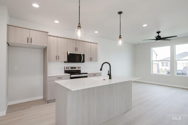 4340 N Camp Creek Ave, Meridian, ID 83646