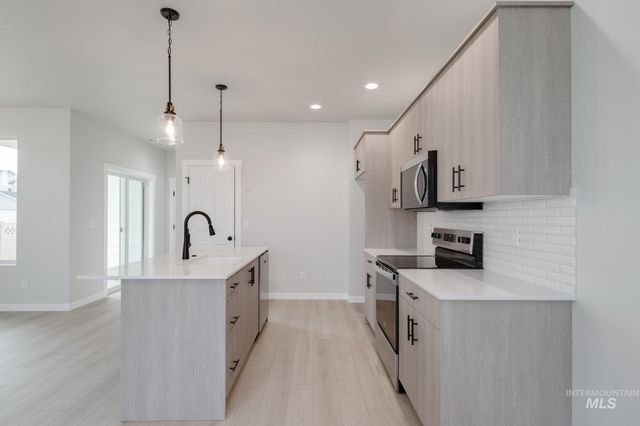 4340 N Camp Creek Ave, Meridian, ID 83646