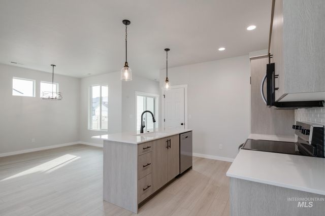 4340 N Camp Creek Ave, Meridian, ID 83646