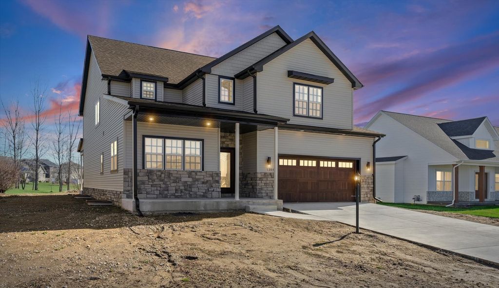 1306 Roberto Road, Mahomet, IL 61853