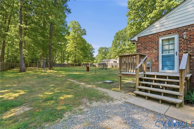 105 Riva Ridge Cir, Sandston, VA 23150