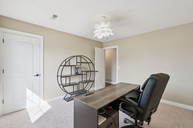 5811 Duggleby Avenue, Davenport, IA 52807