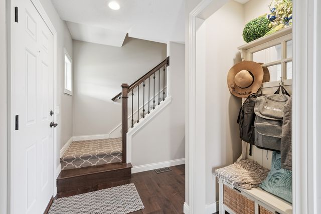 5811 Duggleby Avenue, Davenport, IA 52807