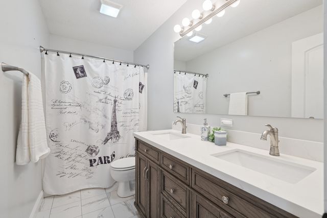 5811 Duggleby Avenue, Davenport, IA 52807