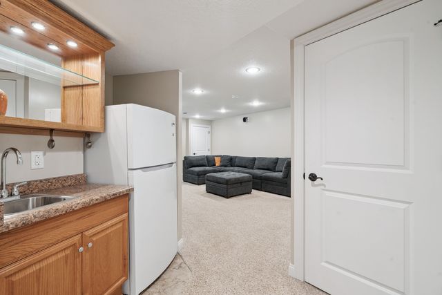 5811 Duggleby Avenue, Davenport, IA 52807