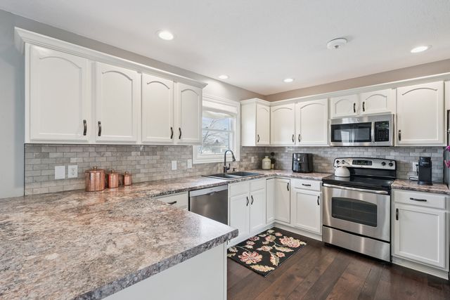 5811 Duggleby Avenue, Davenport, IA 52807