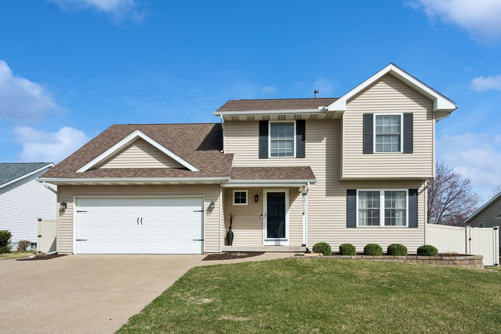 5811 Duggleby Avenue, Davenport, IA 52807