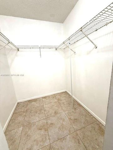 731 N Pine Island Rd 103, Plantation, FL 33324