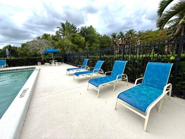 731 N Pine Island Rd 103, Plantation, FL 33324