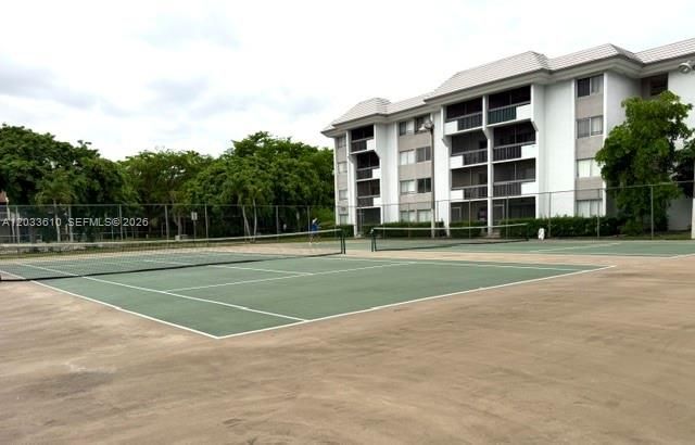 731 N Pine Island Rd 103, Plantation, FL 33324