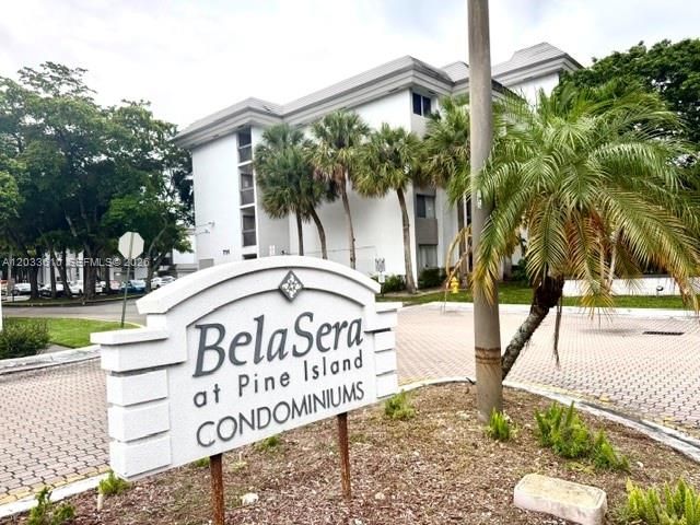 731 N Pine Island Rd 103, Plantation, FL 33324
