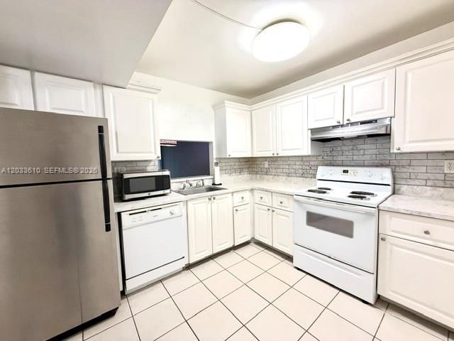731 N Pine Island Rd 103, Plantation, FL 33324