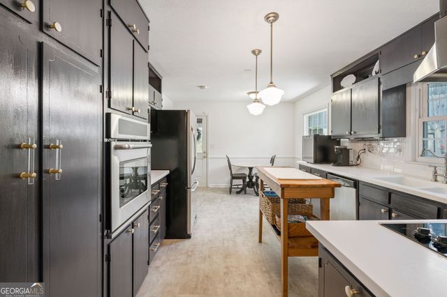 260 Abington Drive, Sandy Springs, GA 30328