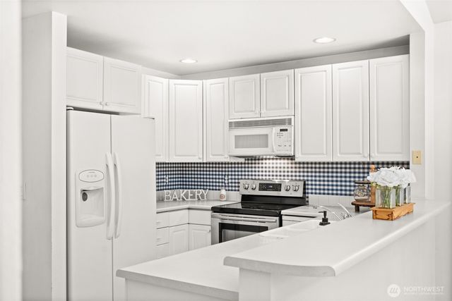 13007 Sunridge Way E, Puyallup, WA 98374