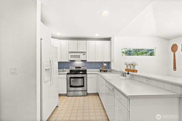 13007 Sunridge Way E, Puyallup, WA 98374