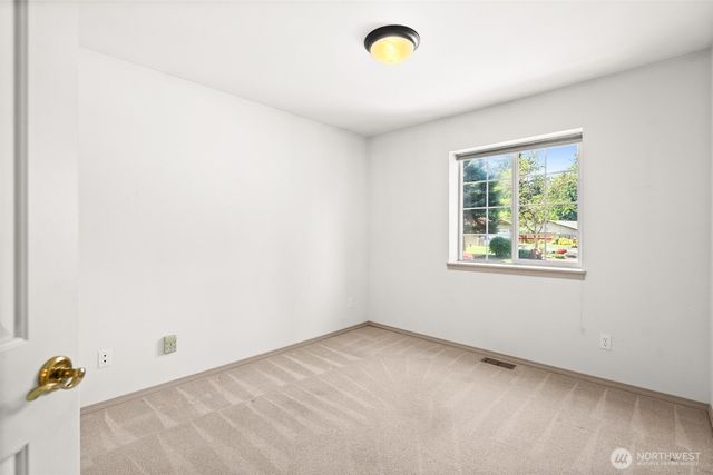 13007 Sunridge Way E, Puyallup, WA 98374