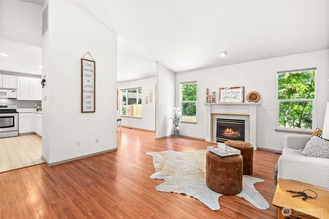 13007 Sunridge Way E, Puyallup, WA 98374