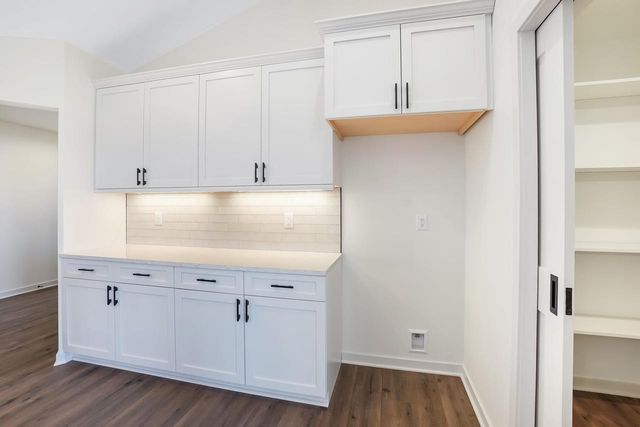 1364 Periwinkle PASS, Oconomowoc, WI 53066