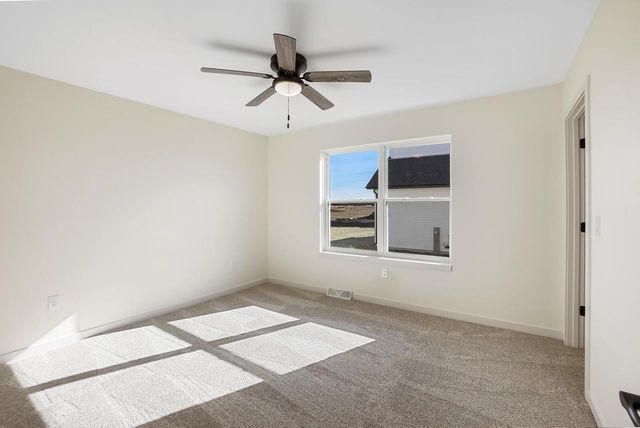 1364 Periwinkle PASS, Oconomowoc, WI 53066