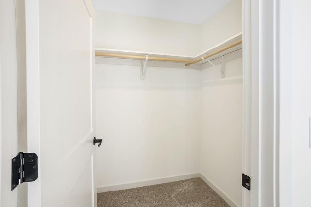 1364 Periwinkle PASS, Oconomowoc, WI 53066